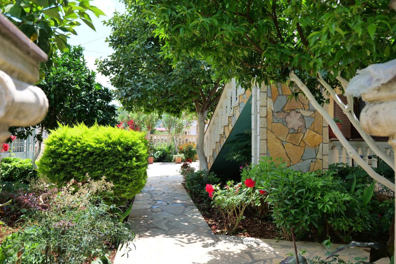 Garden Dhesara Ksamil