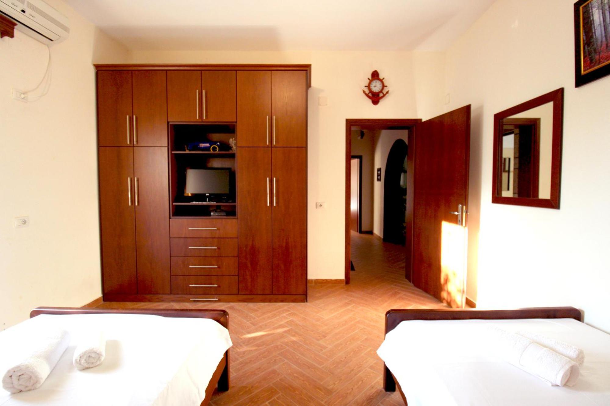 Garden Dhesara Apartment *